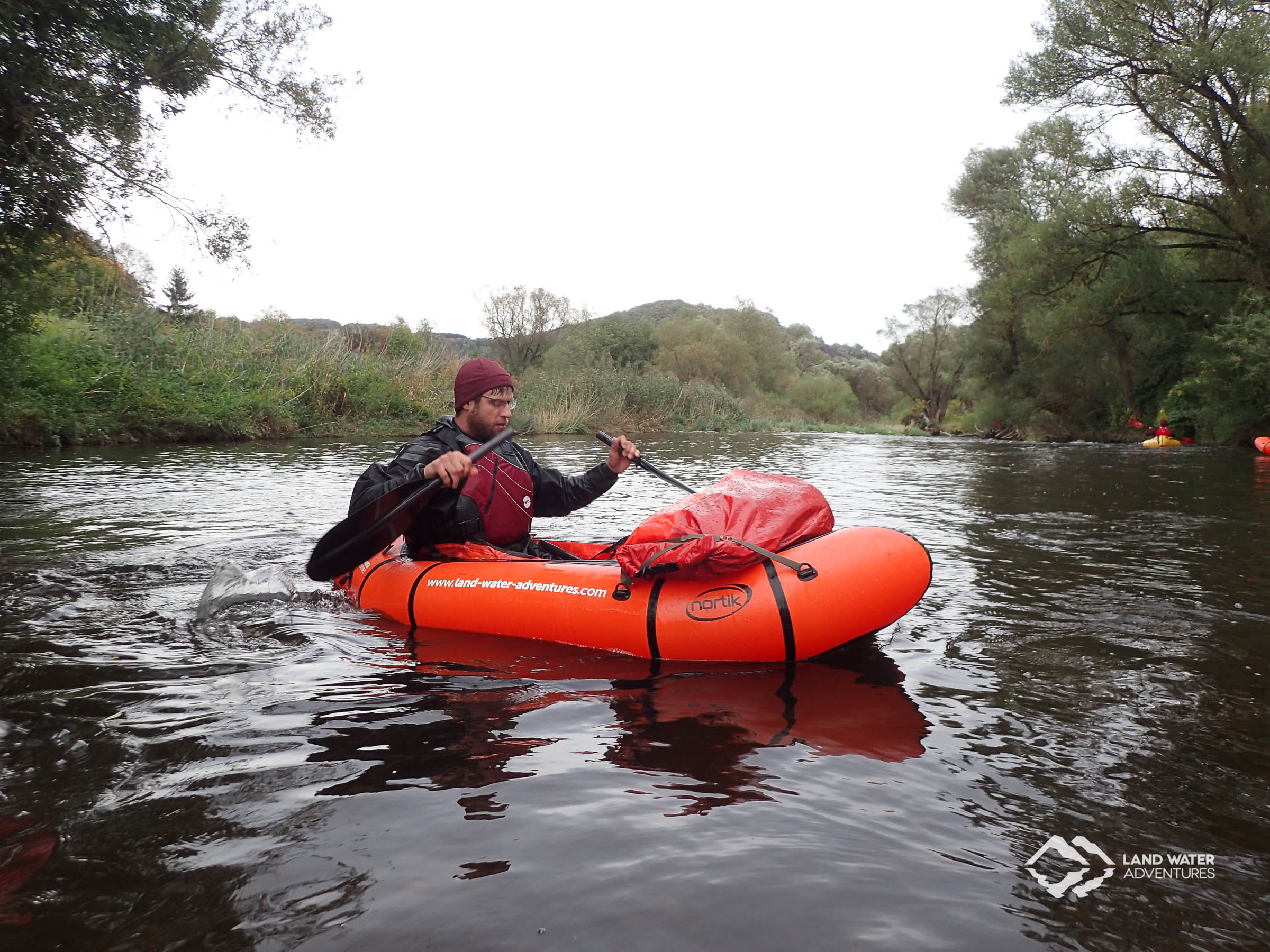 Gebrochenes Paddel beim Packrafting Saisonabschluss Nahe © Land Water Adventures