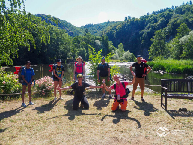 Eine kleine Gruppe Packrafter vor dem Aufbruch zum Erlebnistag an der Nahe