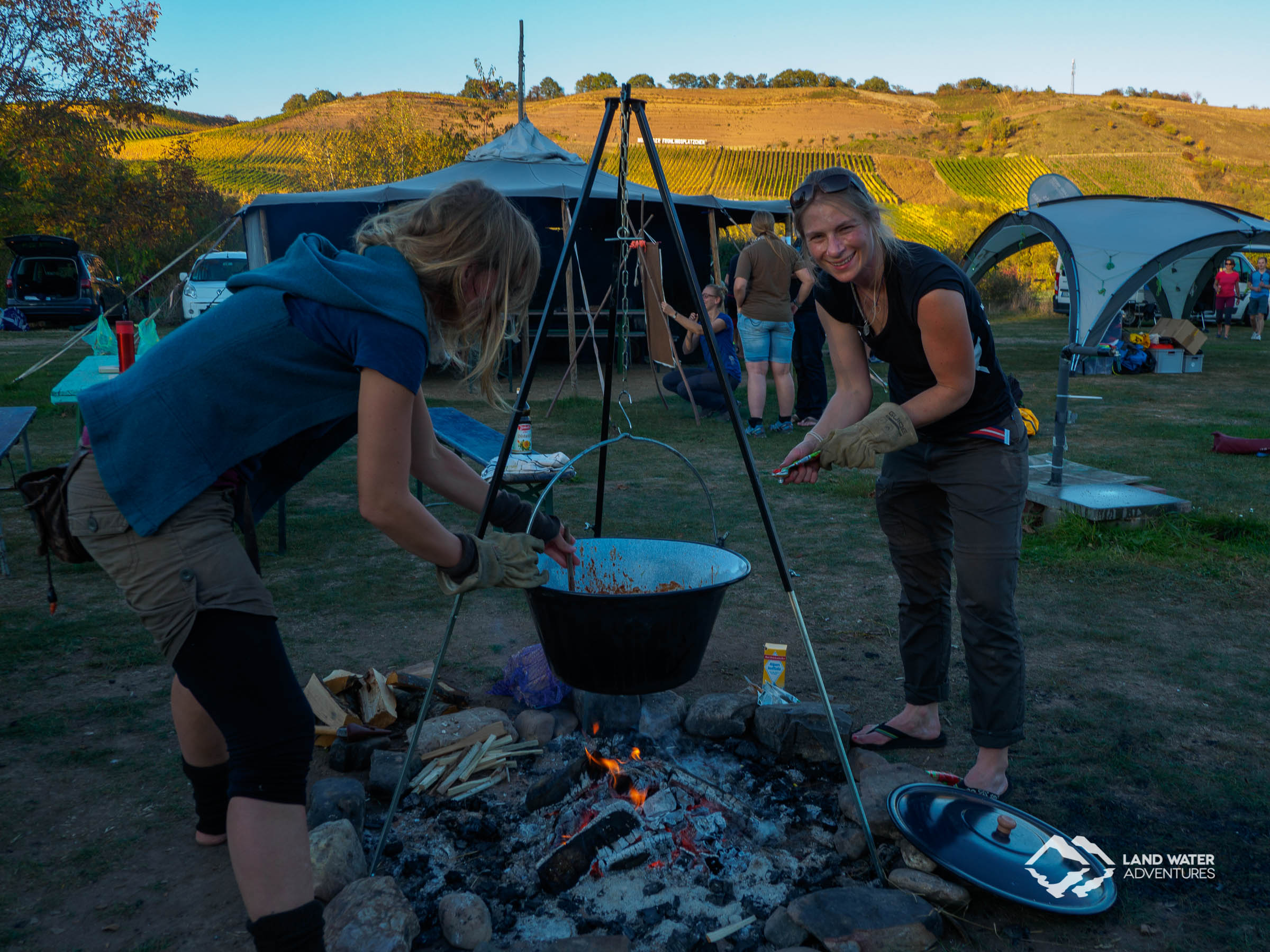 Hunsrück-Chili vom Lagerfeuer © Land Water Adventures