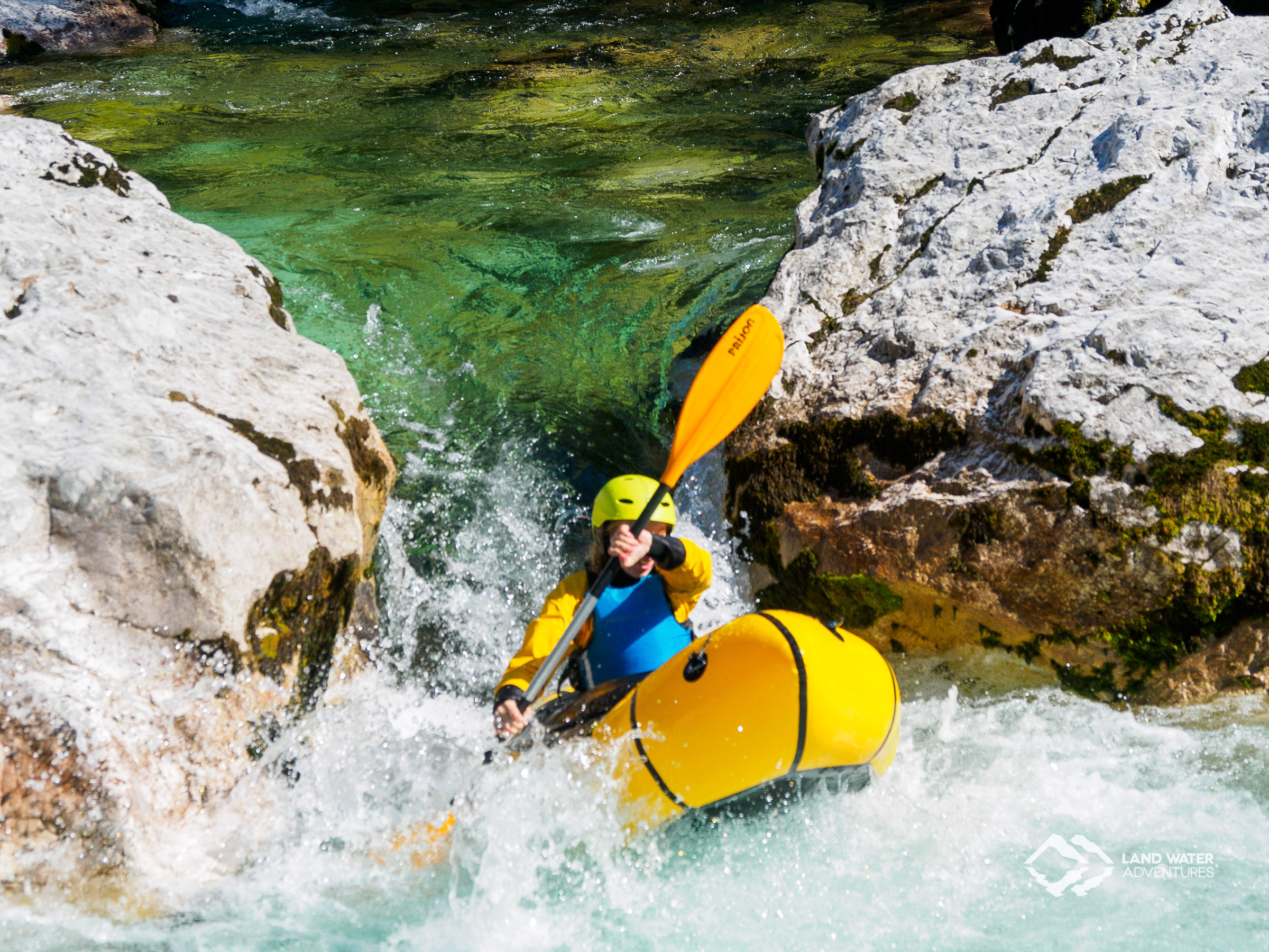 Advanced Wildwasser Packrafting auf der Soca © Land Water Adventures