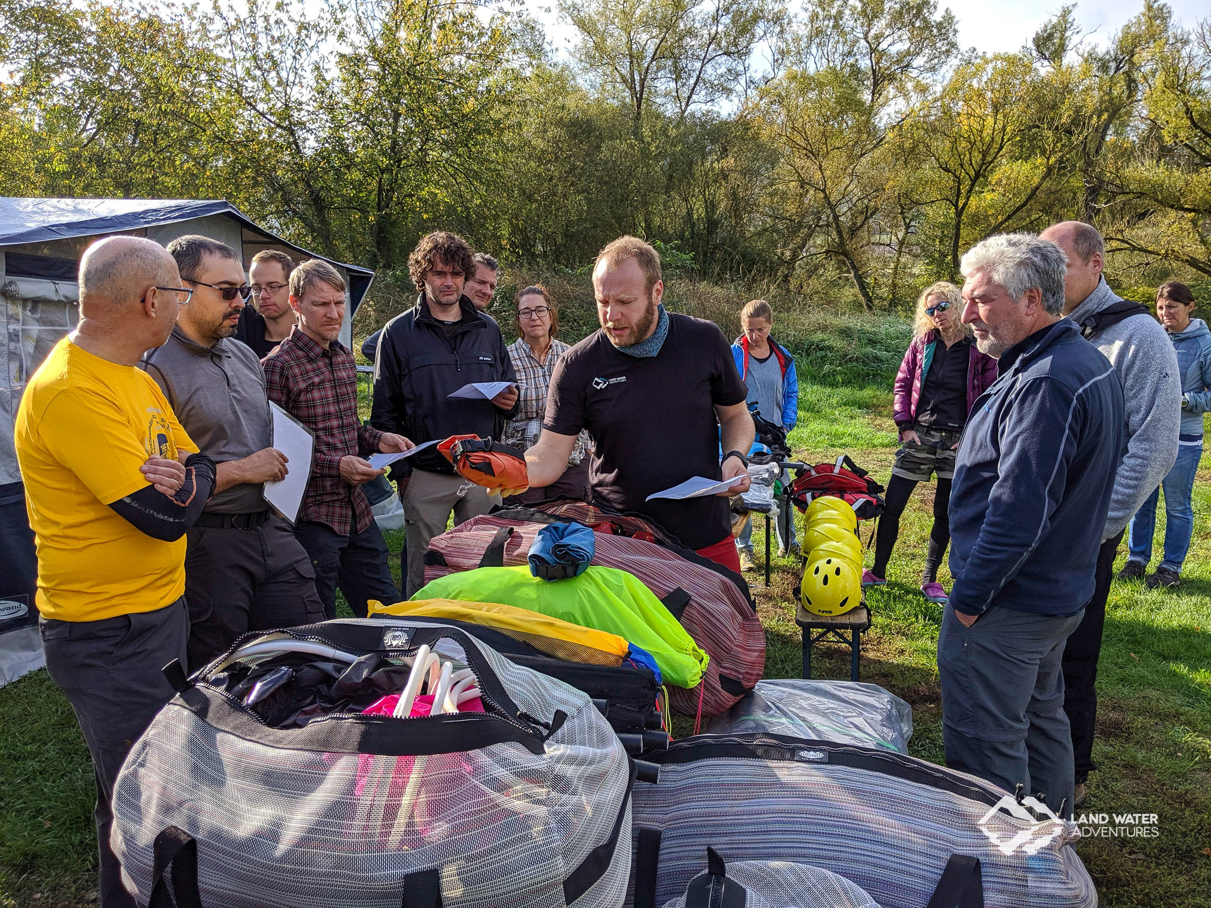 Zubehör Gebrauchtmarkt 2019 © Land Water Adventures