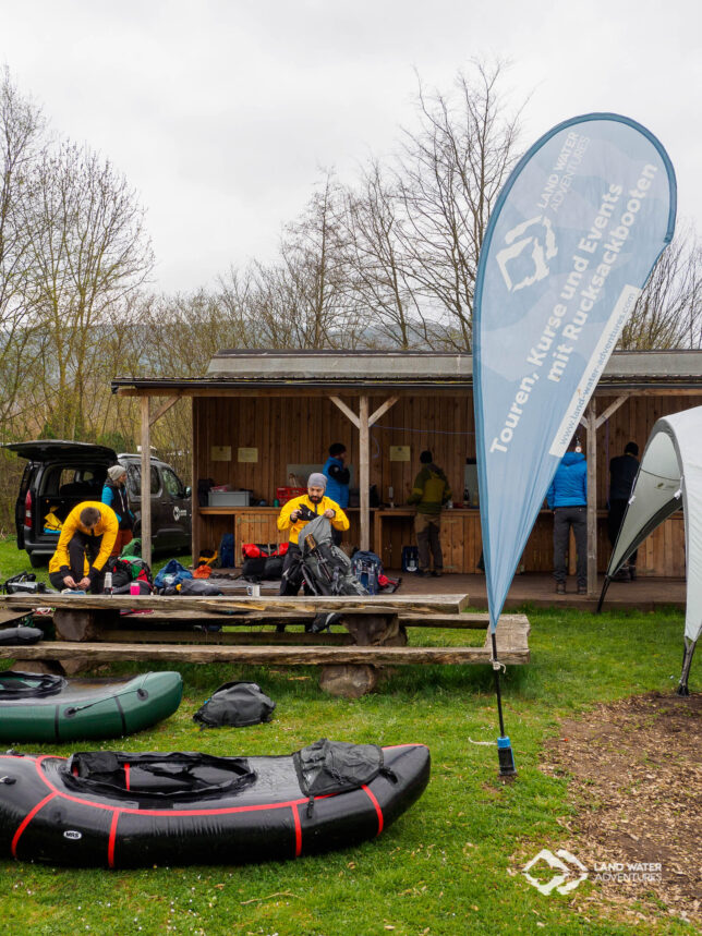 Start zur ersten Hunsrück-Tour 2022 im Camp an der Nahe © Land Water Adventures