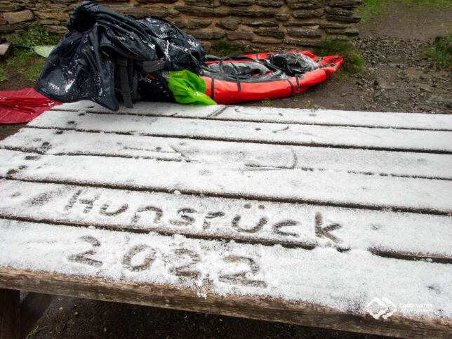 Schriftzug im Schnee "Hunsrück 2022"