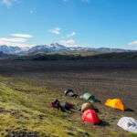 Zeltplatz mit Aussicht in der isländischen Lavawüste © Land Water Adventures