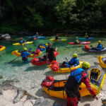 Bunte Boote in der Soca © Land Water Adventures
