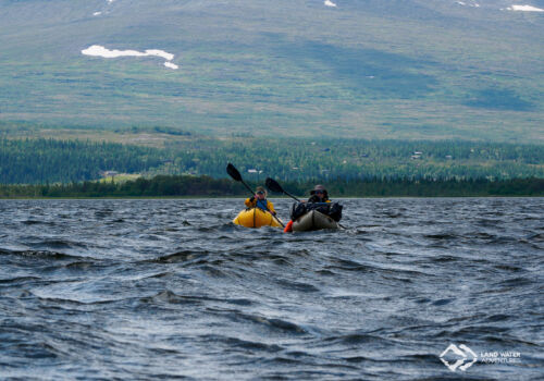 Seequerung beim Packrafting Expeditionskurs Sylan © Land Water Adventures