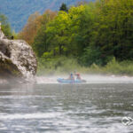 When the mist rises from the stream after the rain - mystically beautiful. Zwei Packrafter im Dunst nach dem Regen auf de Soca